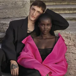 Valentino Eau De Parfum></noscript>Born in Roma Extradose Donna